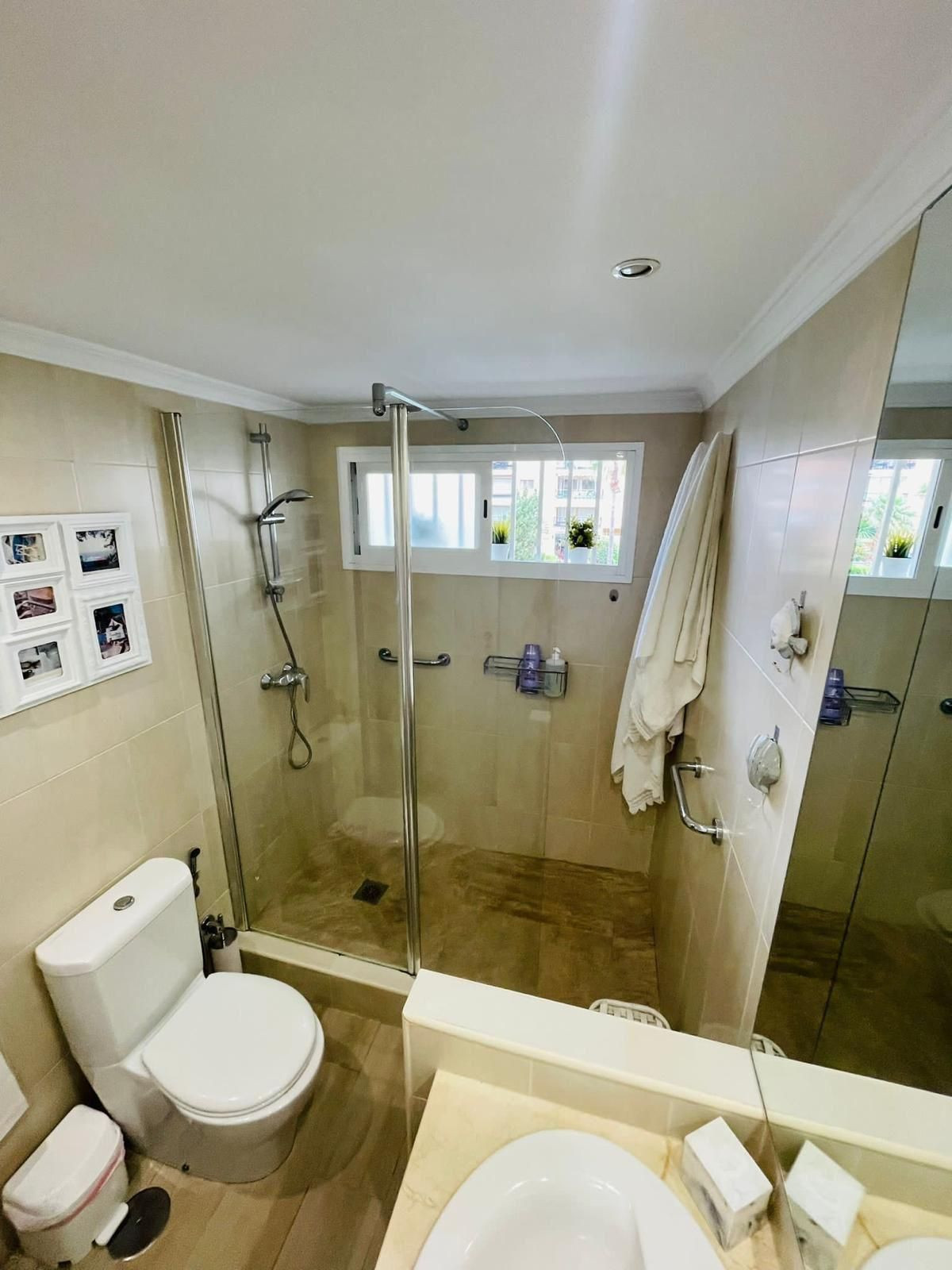Middle Floor Apartment bilde 16