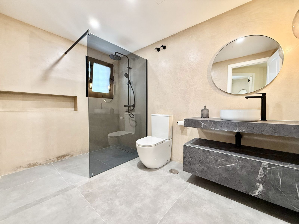 Middle Floor Apartment bilde 13