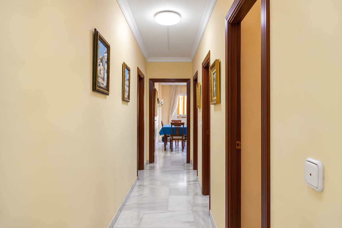 Middle Floor Apartment bilde 18