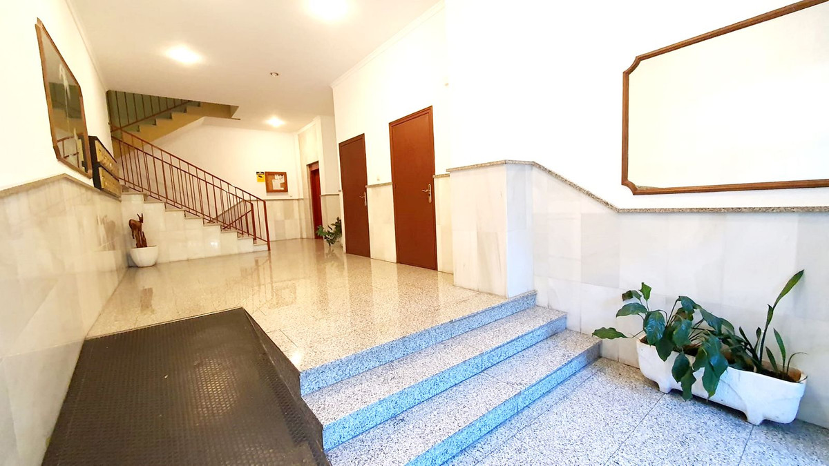Middle Floor Apartment bilde 26