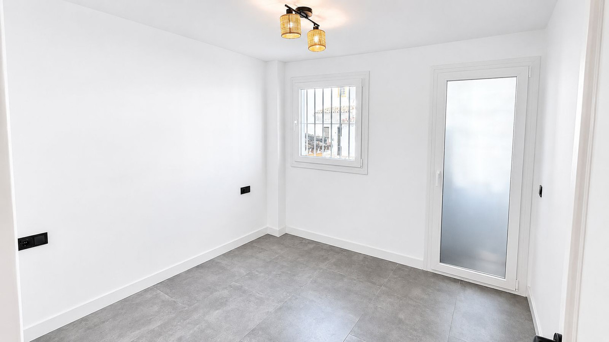 Middle Floor Apartment bilde 10
