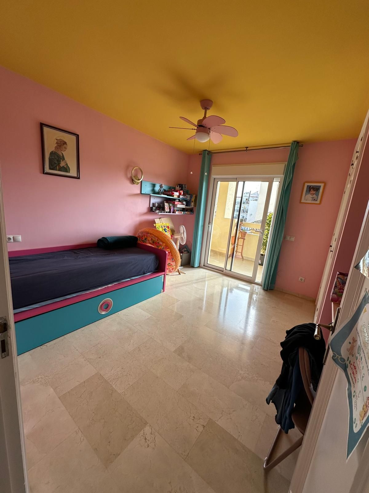 Middle Floor Apartment bilde 12