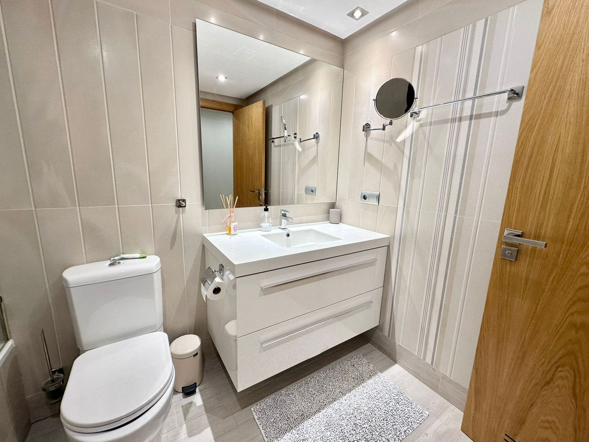 Middle Floor Apartment bilde 13
