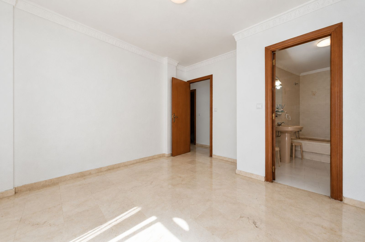 Middle Floor Apartment bilde 17