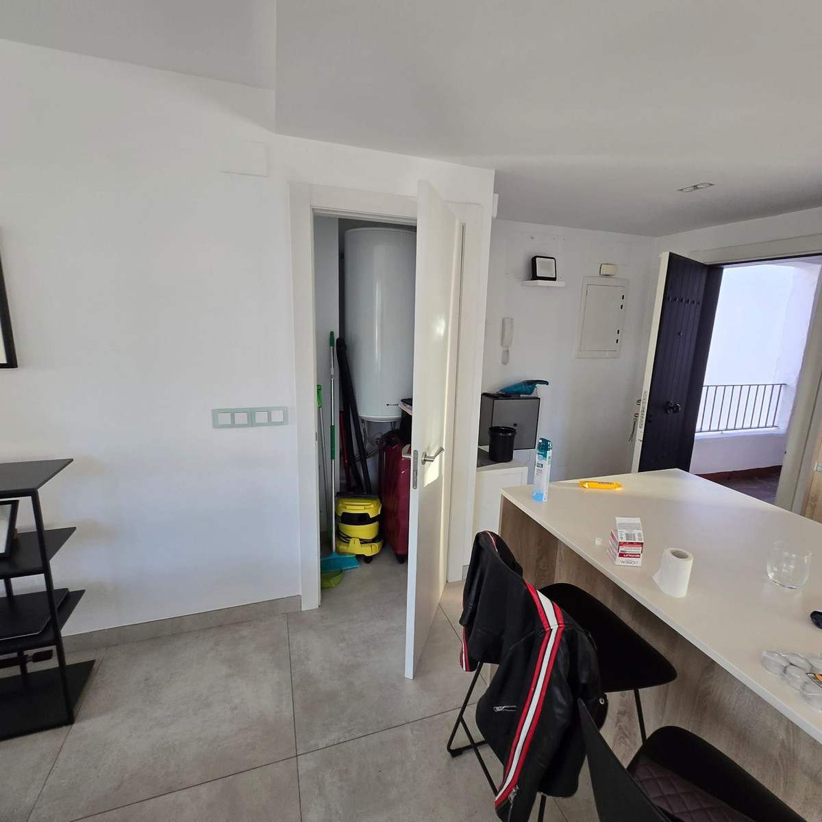 Middle Floor Apartment bilde 8