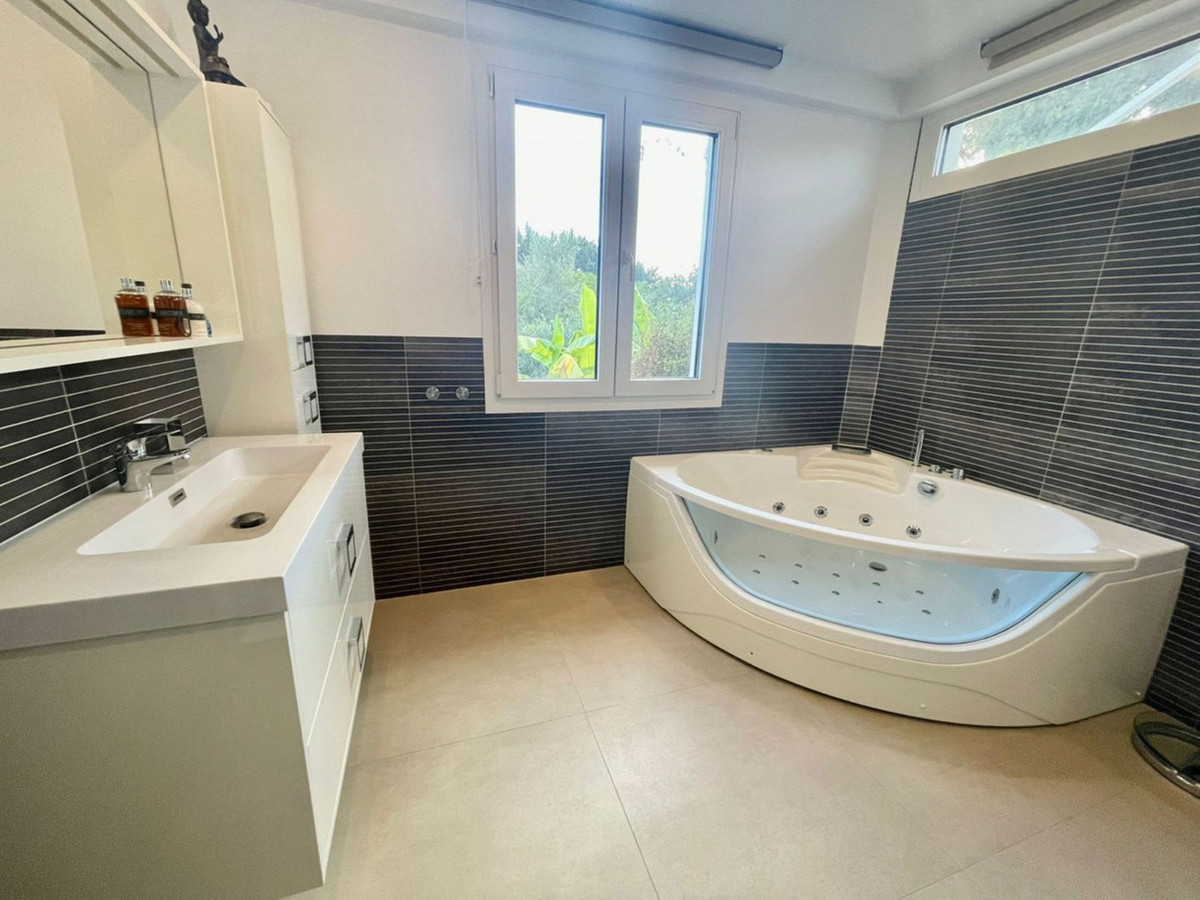 Detached Villa bilde 17
