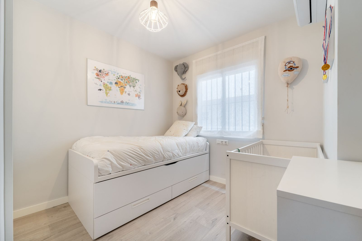 Middle Floor Apartment bilde 18