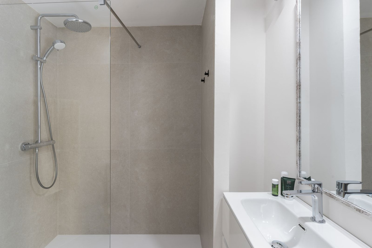 Middle Floor Apartment bilde 25