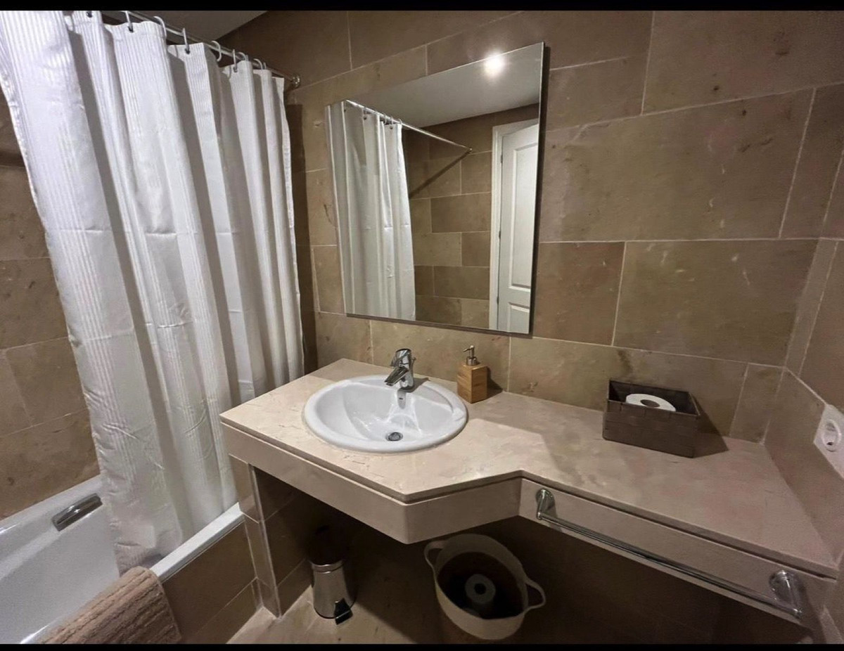 Middle Floor Apartment bilde 9