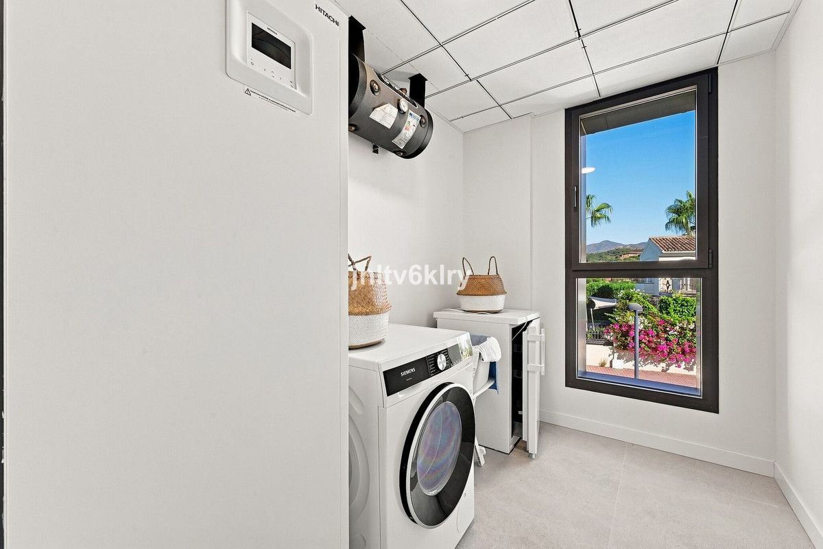 Middle Floor Apartment bilde 24