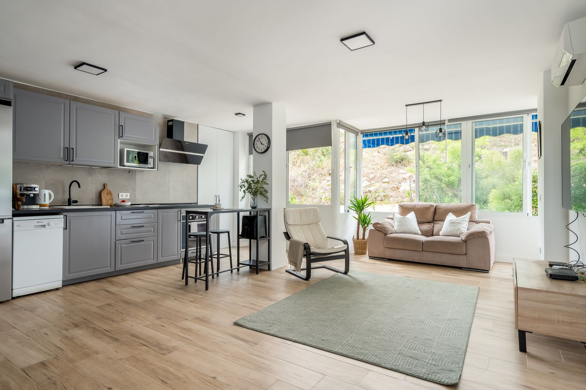 Middle Floor Apartment bilde 1