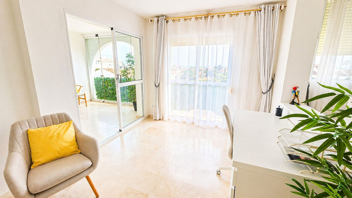 Middle Floor Apartment bilde 11