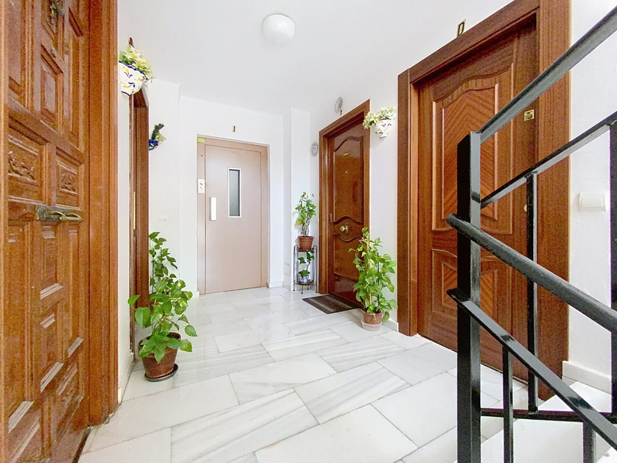 Middle Floor Apartment bilde 3