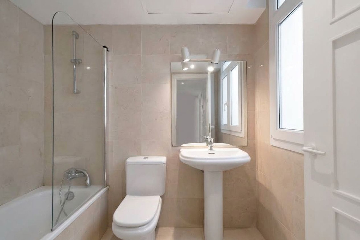 Middle Floor Apartment bilde 18