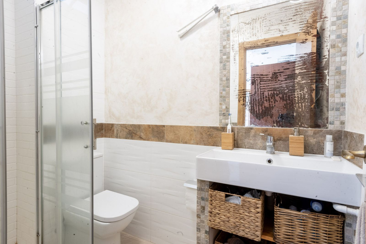 Middle Floor Apartment bilde 24