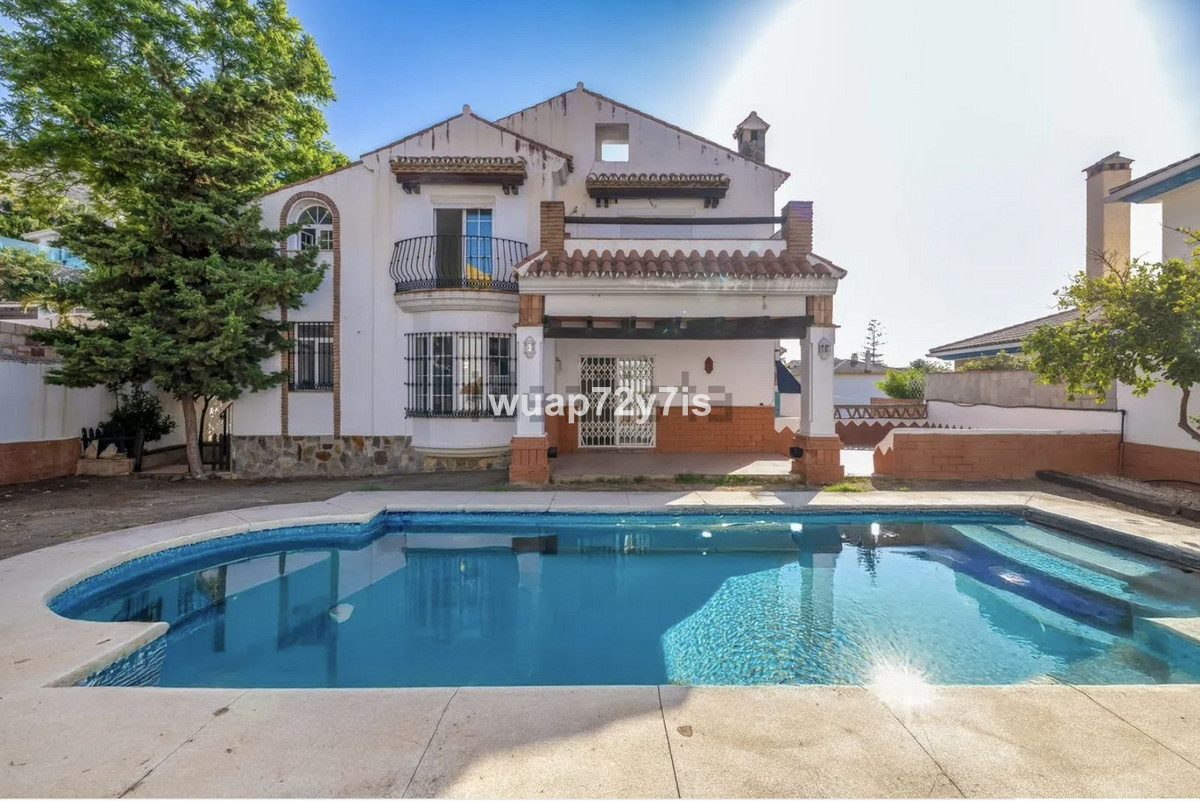 Detached Villa bilde 1