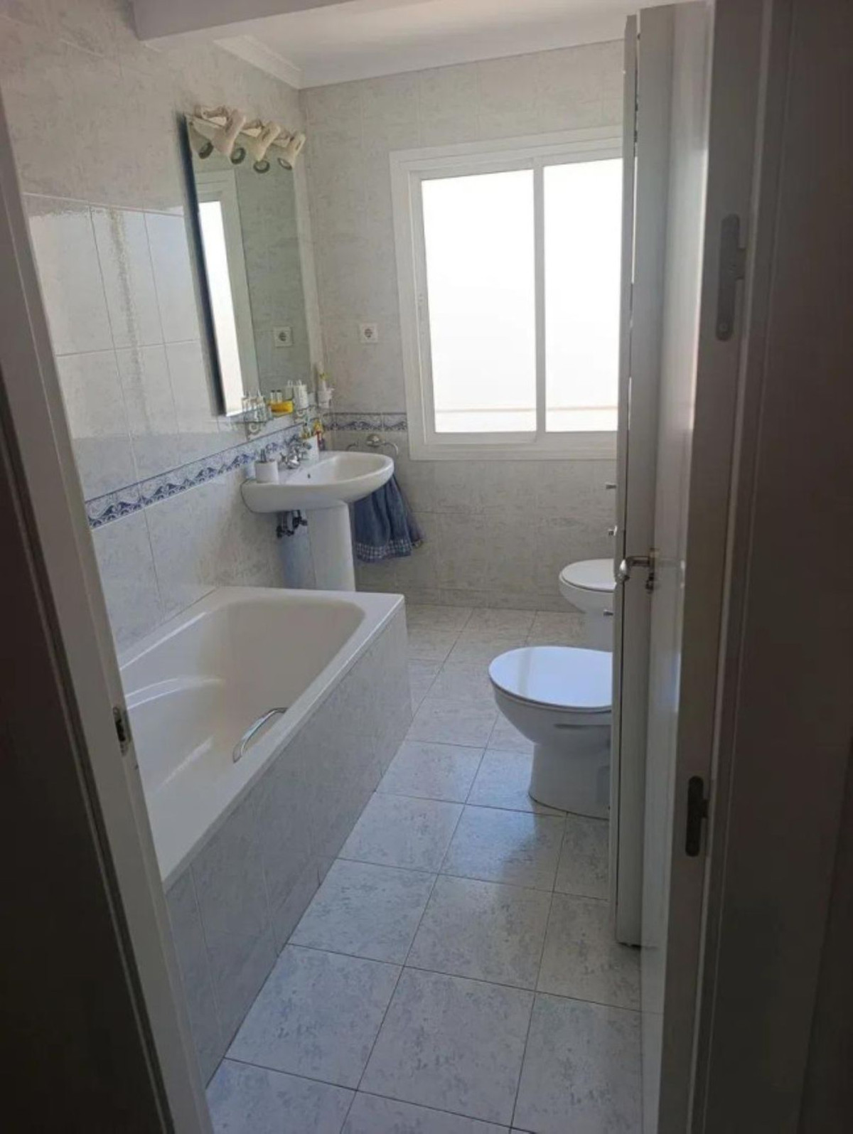 Middle Floor Apartment bilde 20