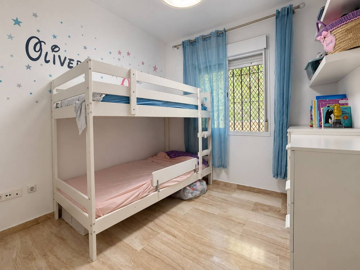 Middle Floor Apartment bilde 12