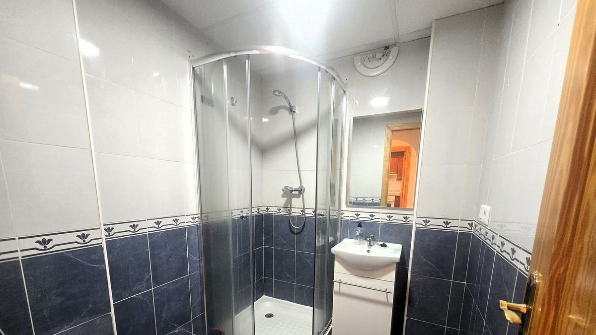Middle Floor Apartment bilde 11