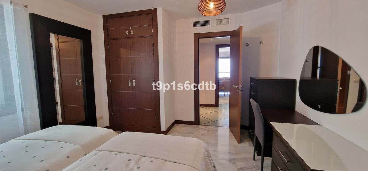 Middle Floor Apartment bilde 24