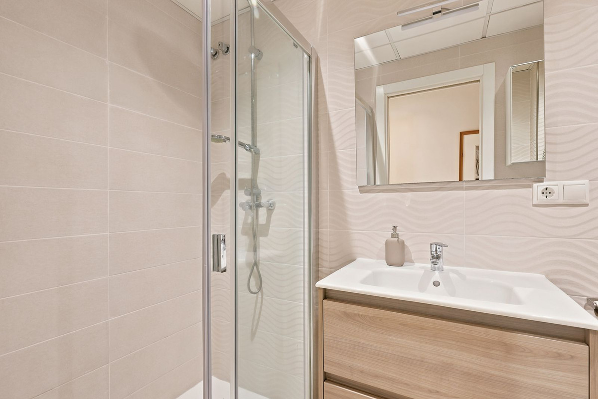 Middle Floor Apartment bilde 16