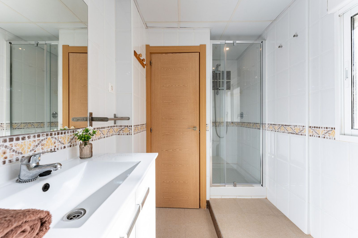Middle Floor Apartment bilde 11