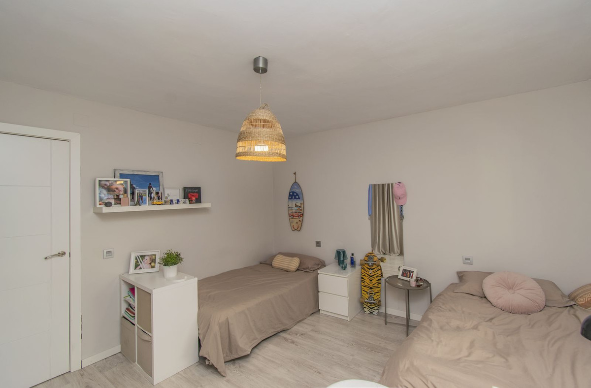 Middle Floor Apartment bilde 14