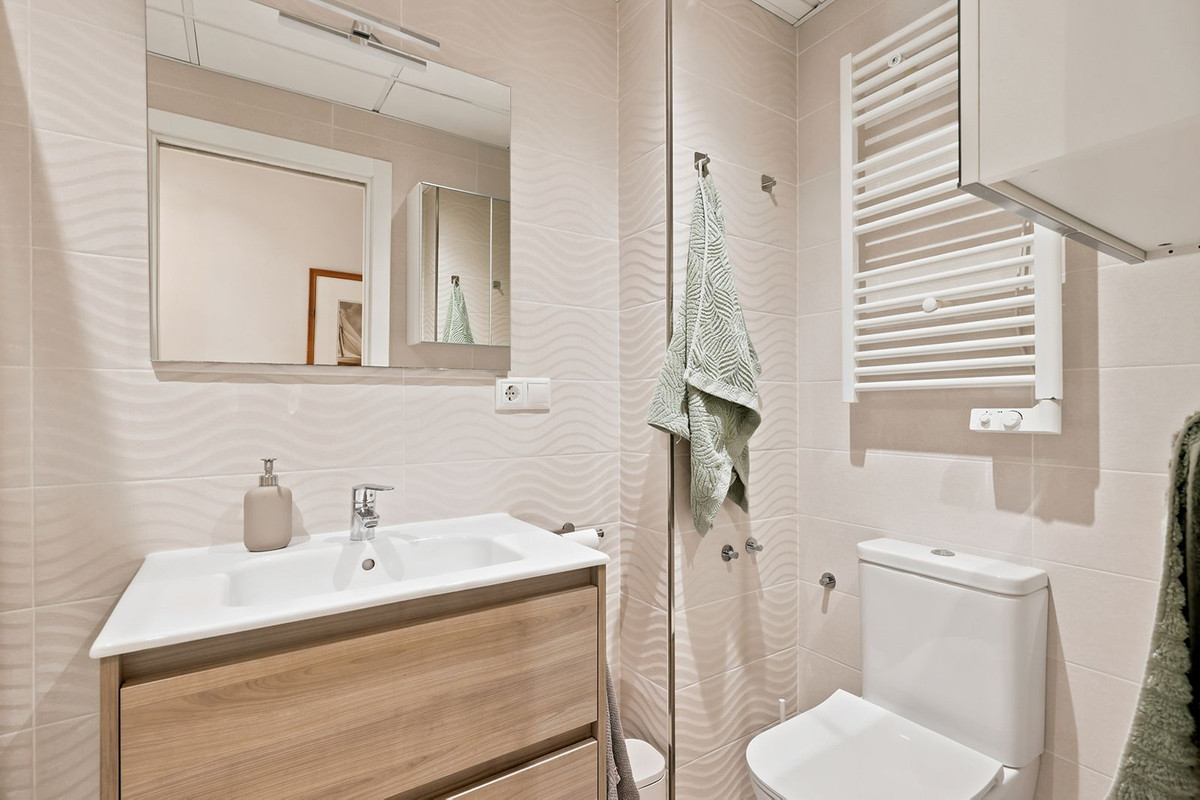 Middle Floor Apartment bilde 18