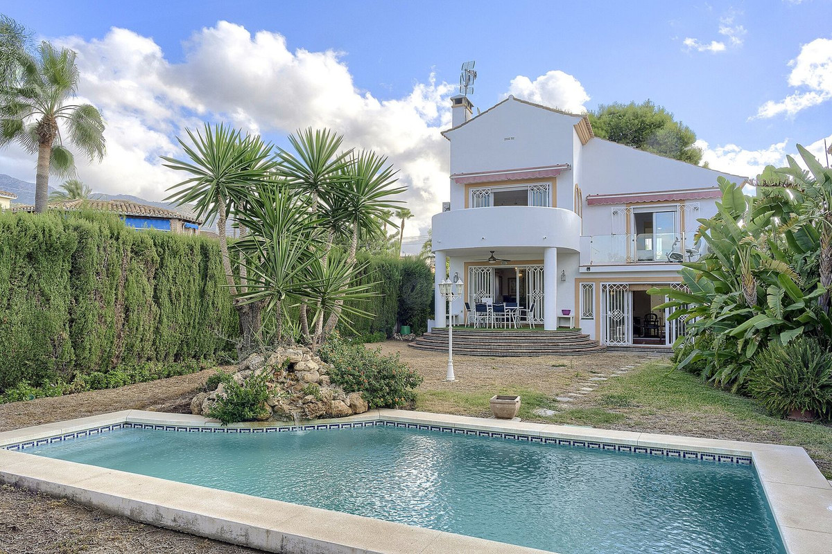 Detached Villa bilde 1