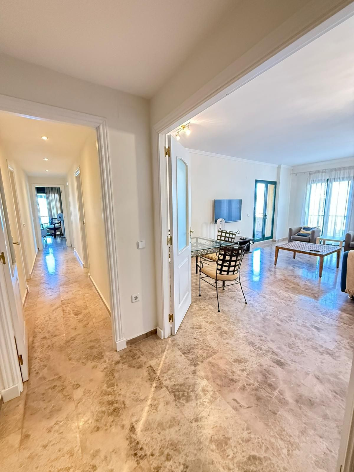 Middle Floor Apartment bilde 15
