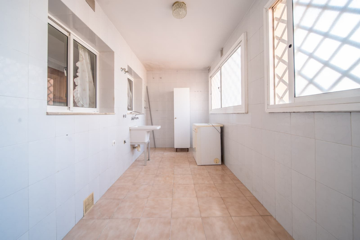 Middle Floor Apartment bilde 18