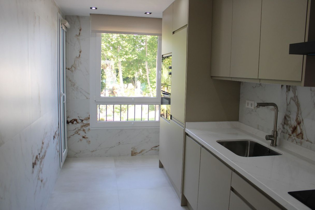 Middle Floor Apartment bilde 16
