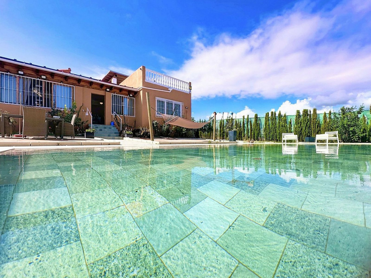 Detached Villa bilde 1