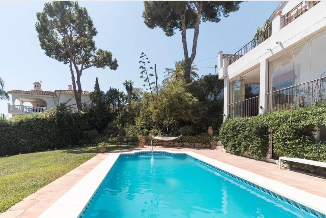 Detached Villa bilde 1