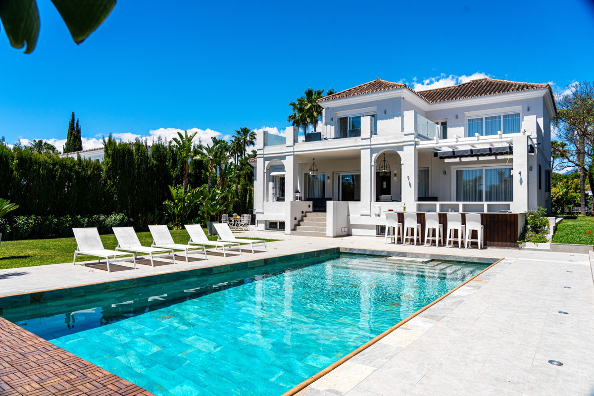 Detached Villa bilde 1