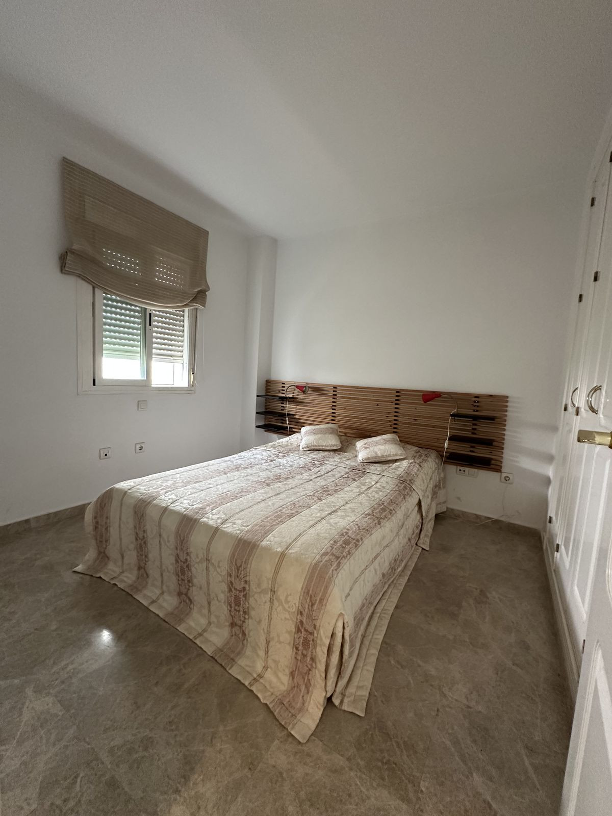 Middle Floor Apartment bilde 16