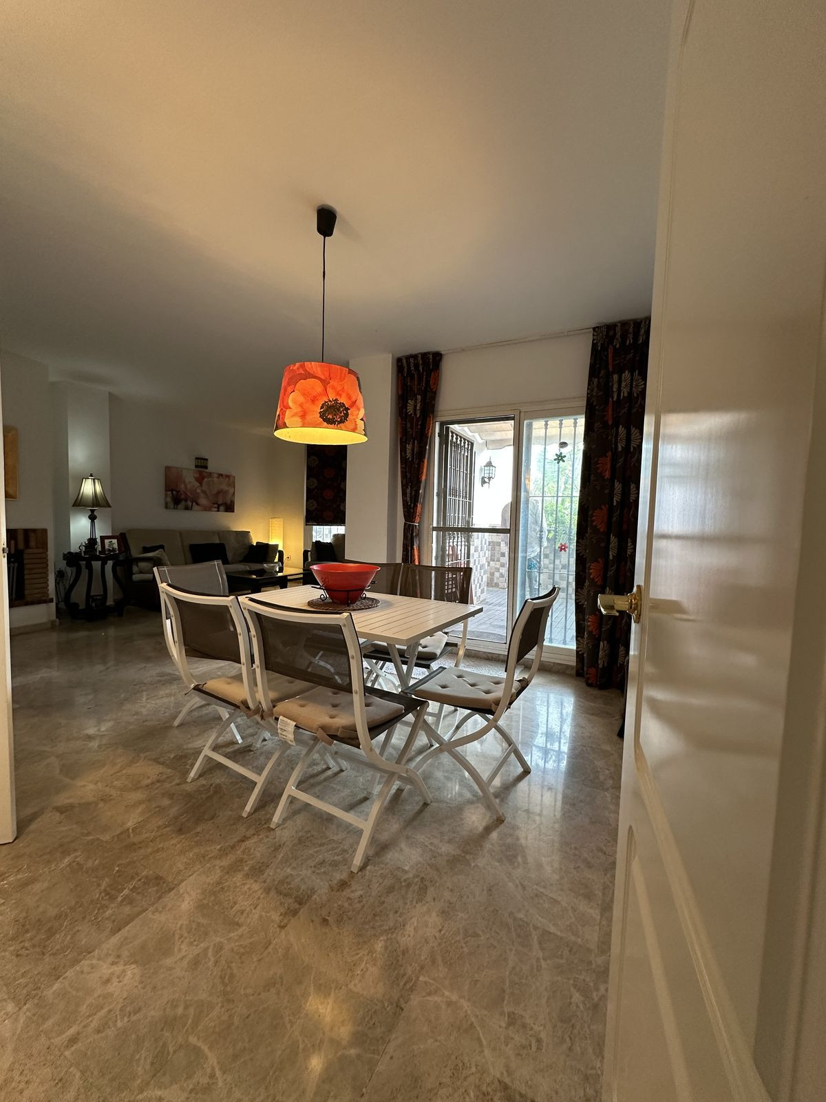 Middle Floor Apartment bilde 3