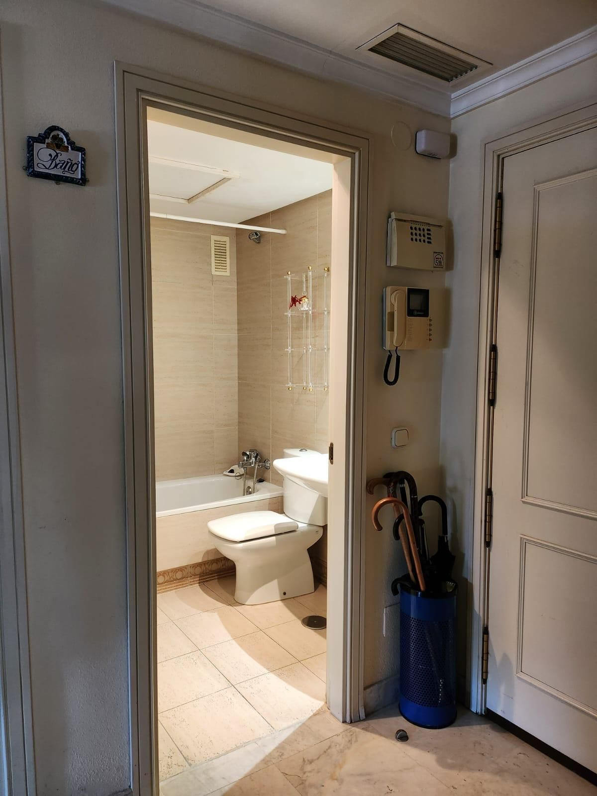 Middle Floor Apartment bilde 24