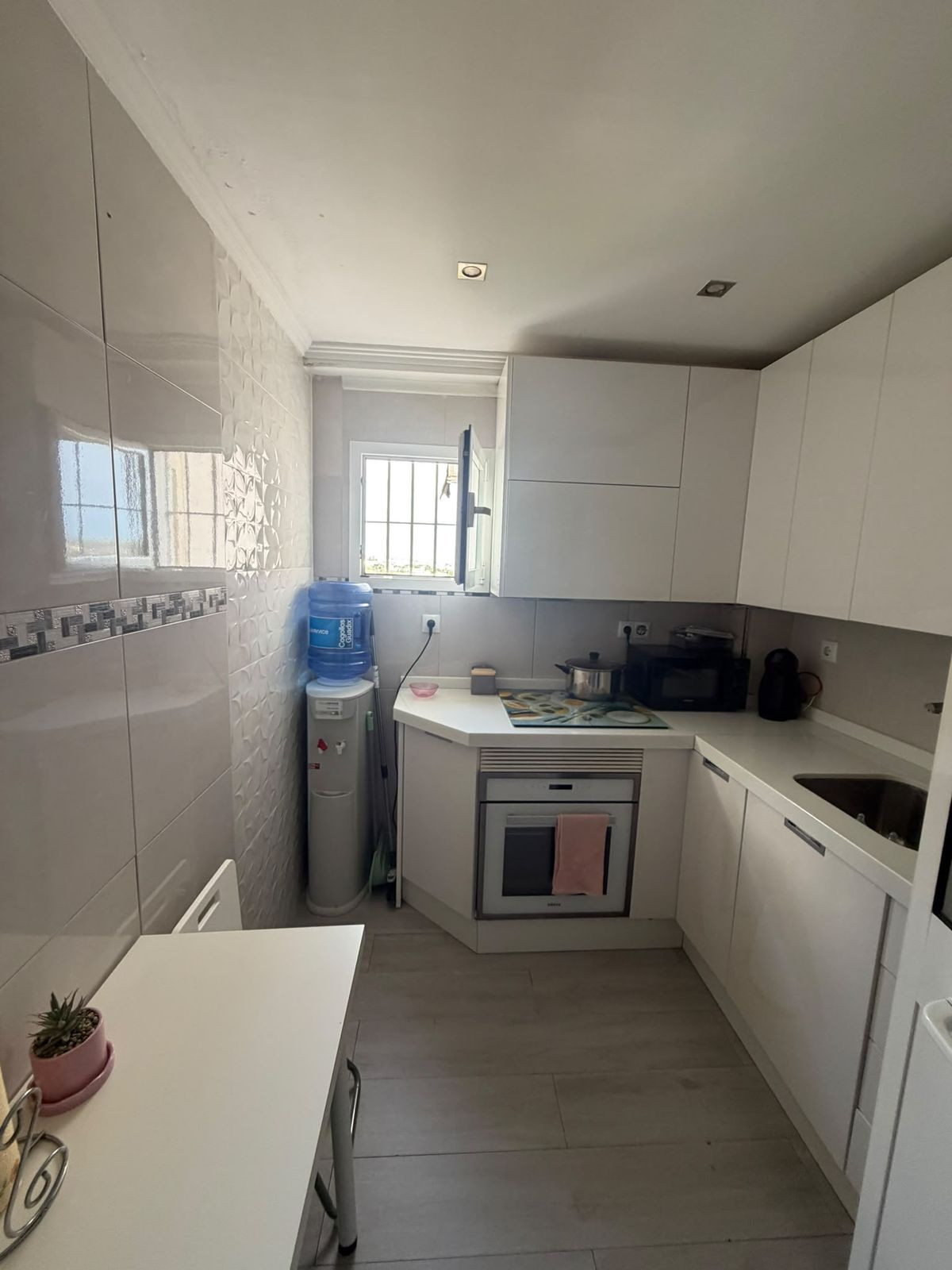 Middle Floor Apartment bilde 3