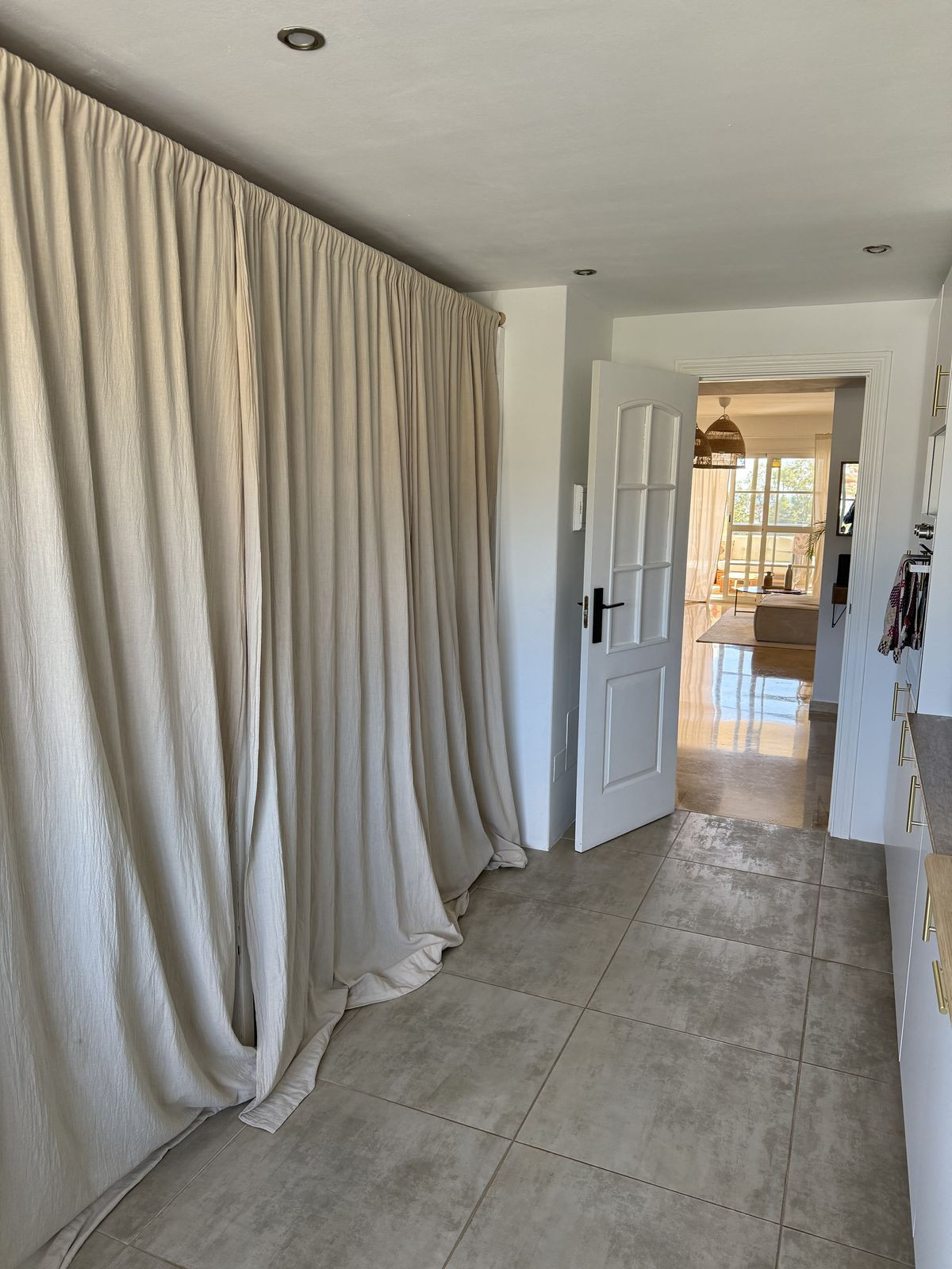 Middle Floor Apartment bilde 8