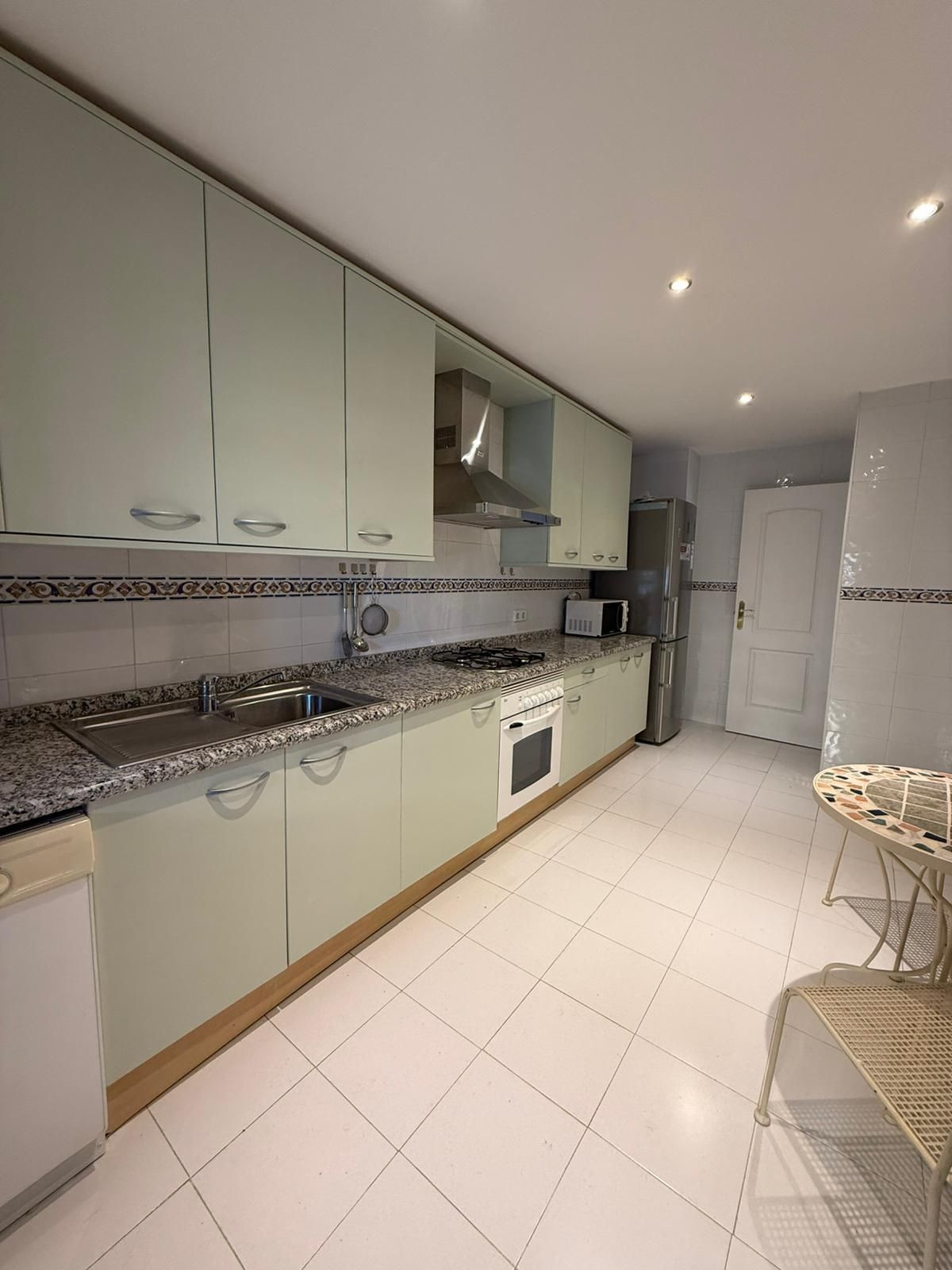 Middle Floor Apartment bilde 13