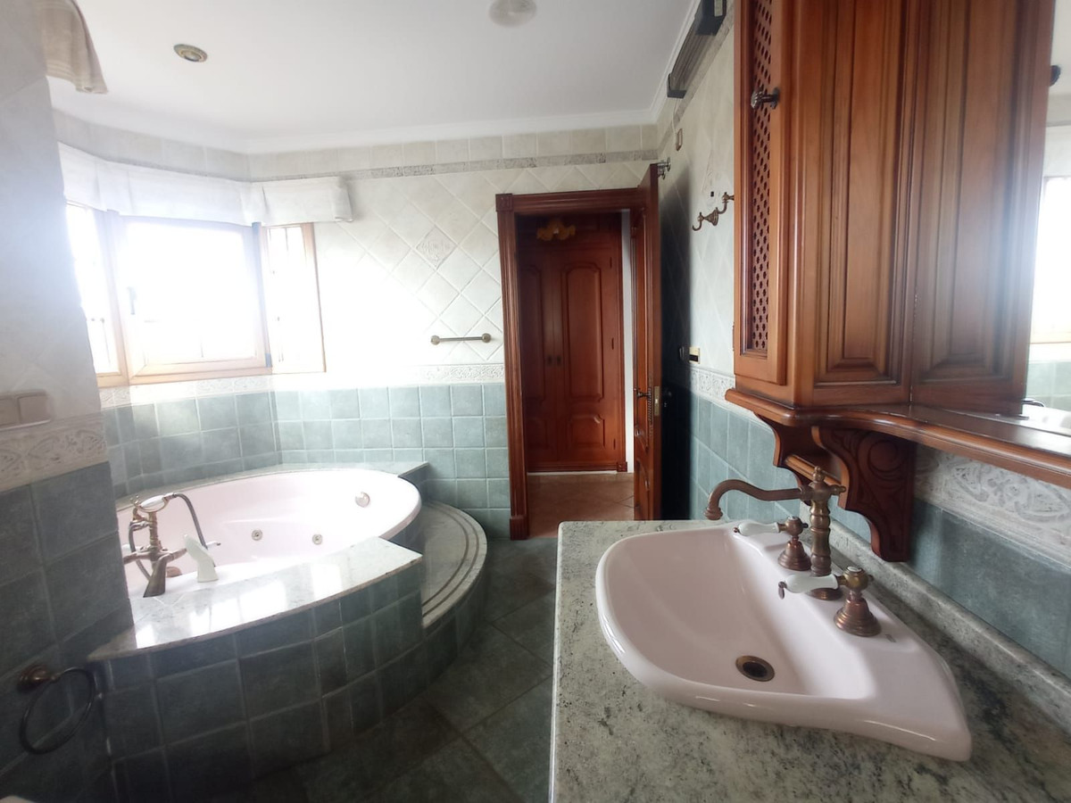 Detached Villa bilde 30