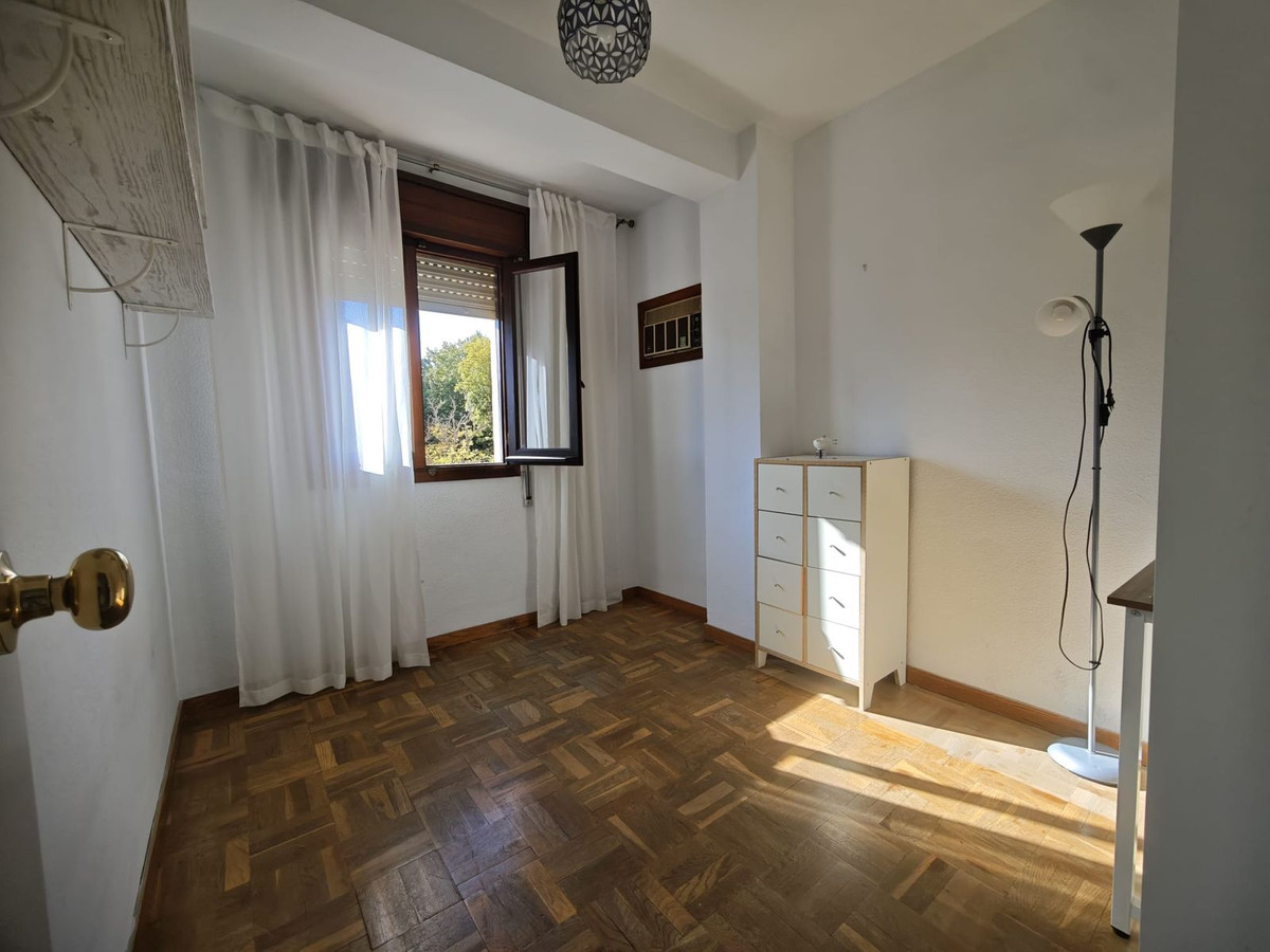Middle Floor Apartment bilde 18
