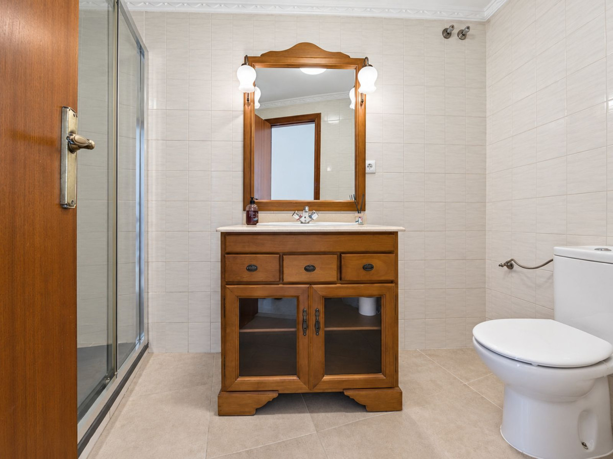 Middle Floor Apartment bilde 26