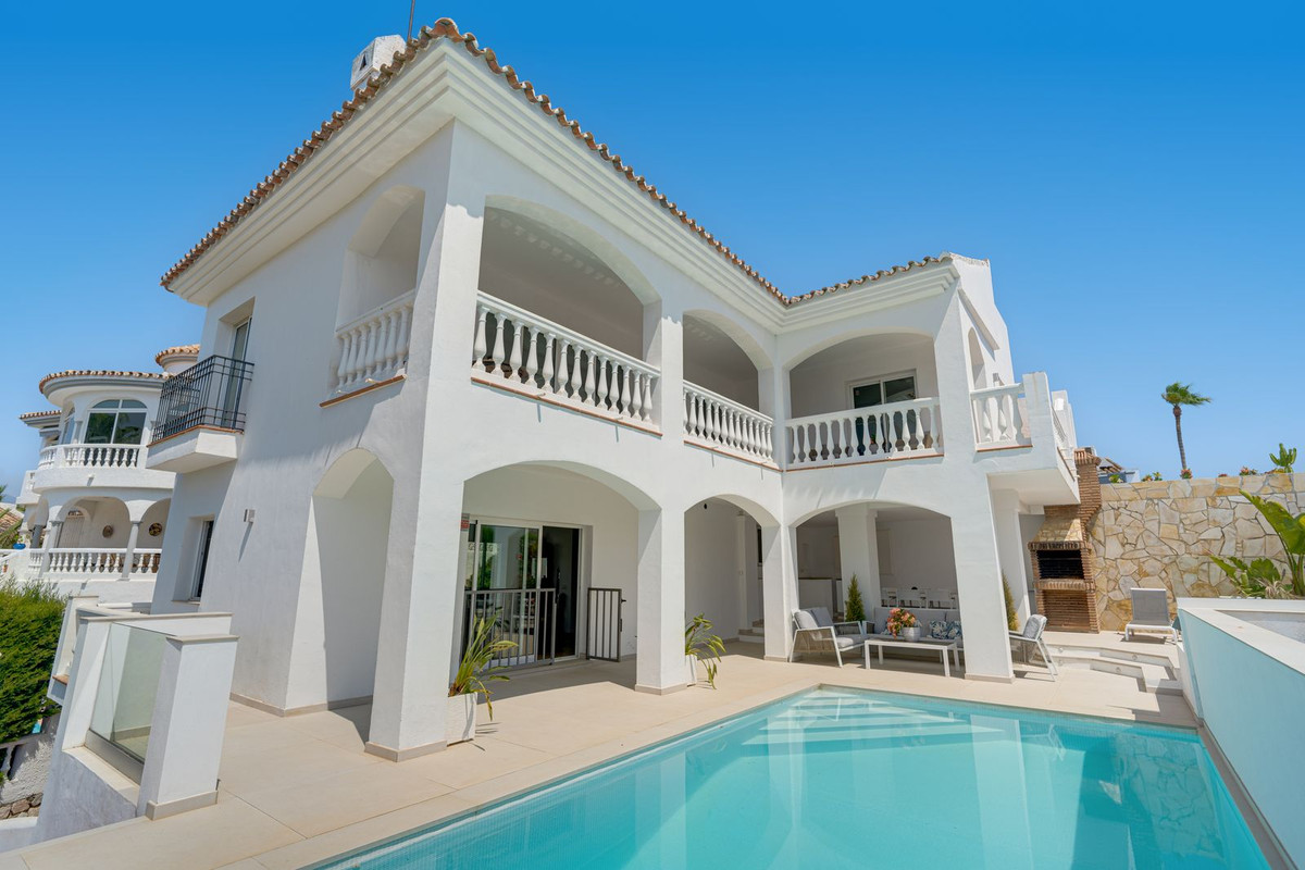 Detached Villa bilde 1