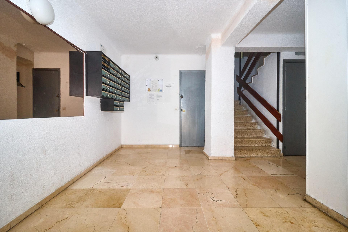 Middle Floor Apartment bilde 38