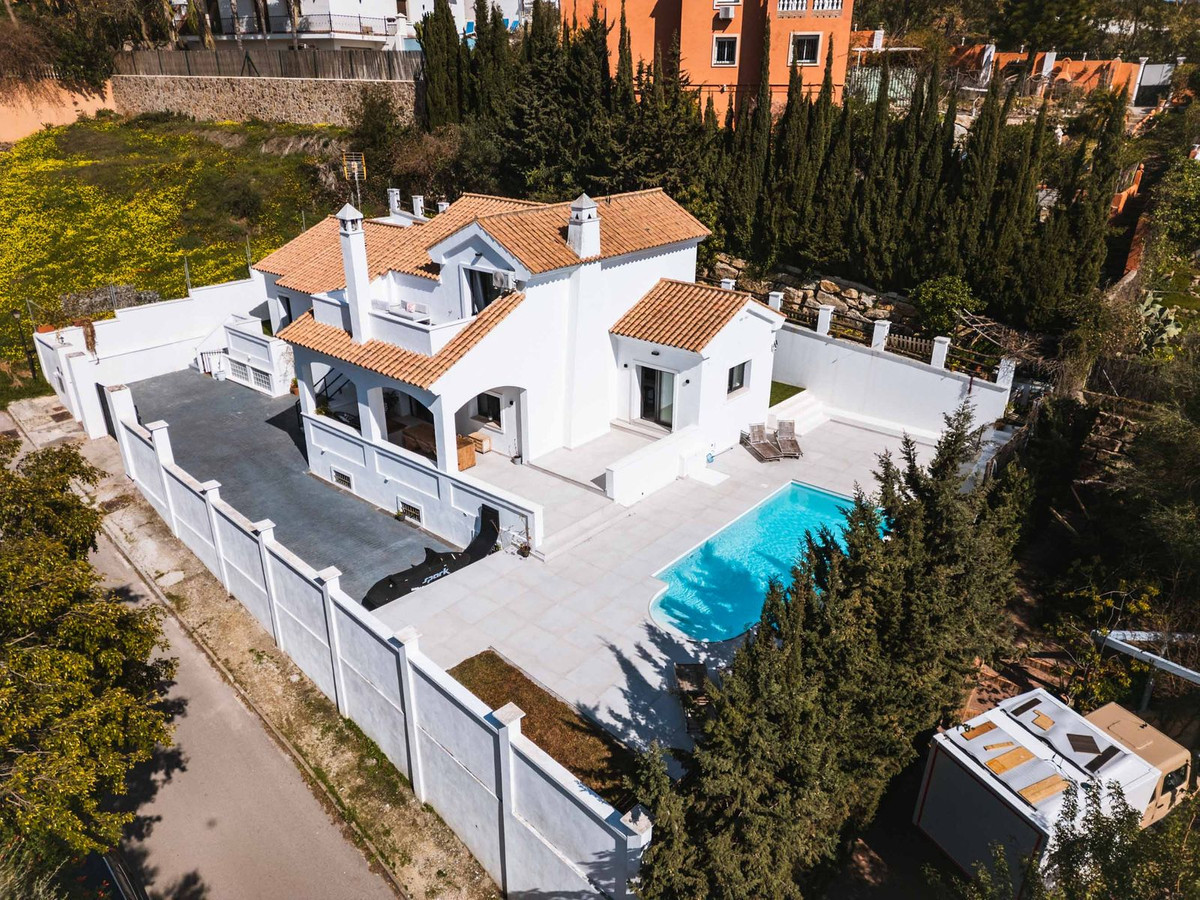 Detached Villa bilde 1