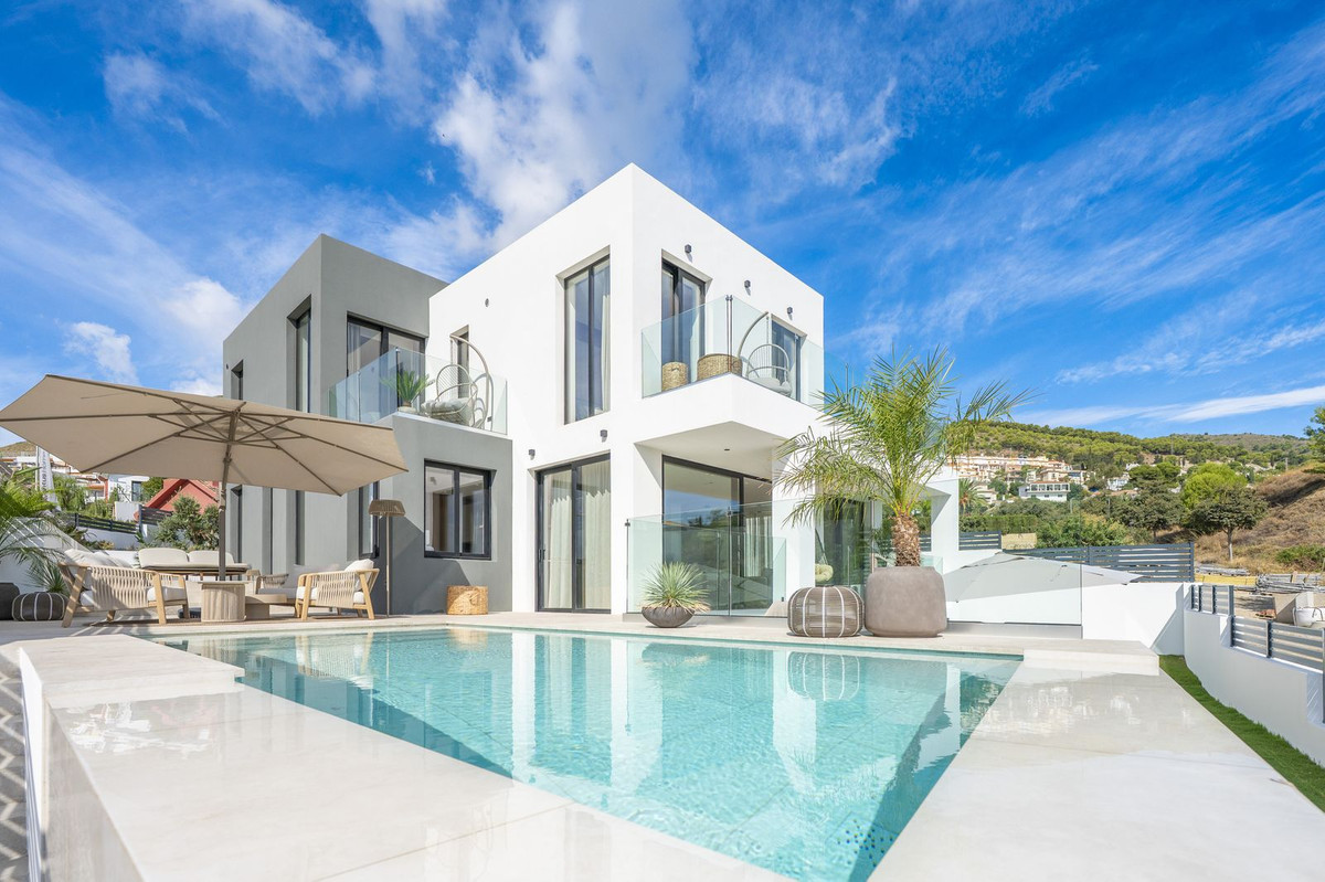 Detached Villa bilde 1