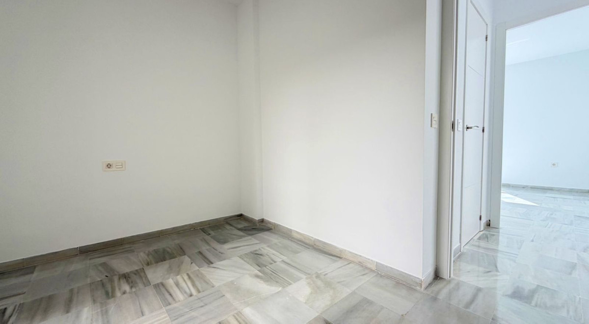 Middle Floor Apartment bilde 18