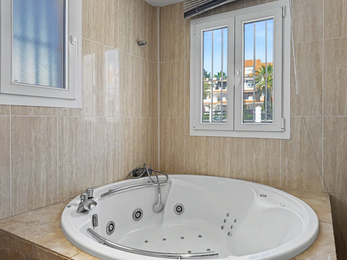 Detached Villa bilde 32